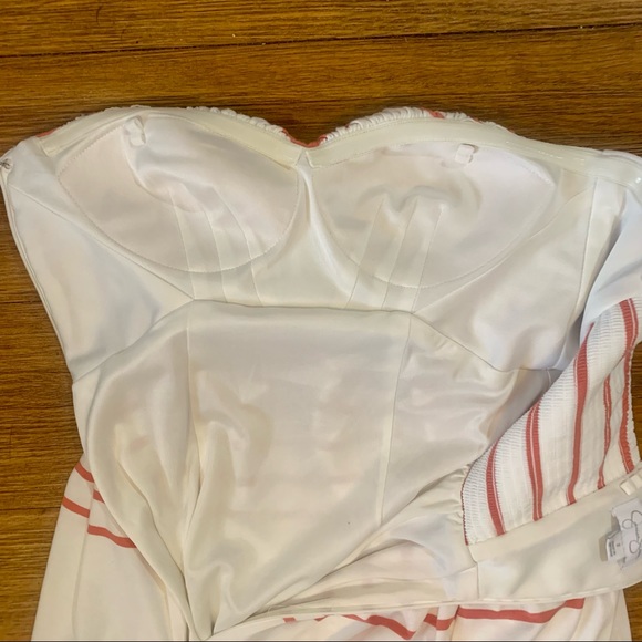 JESSICA SIMPSON Strapless Bandeu Top Maxi Dress. Cream/white stripes. Size 2 - Picture 10 of 11